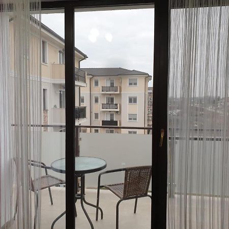 Apartament Adriana Giroc Exterior photo