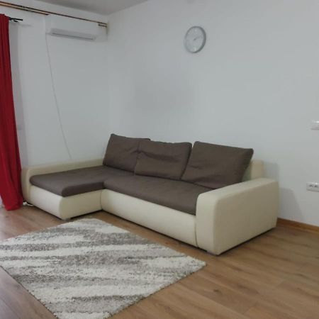 Apartament Adriana Giroc Exterior photo