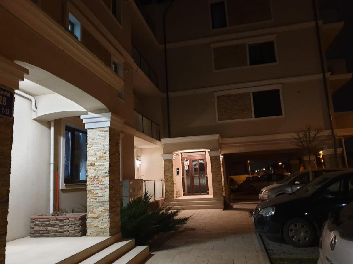 Apartament Adriana Giroc Exterior photo