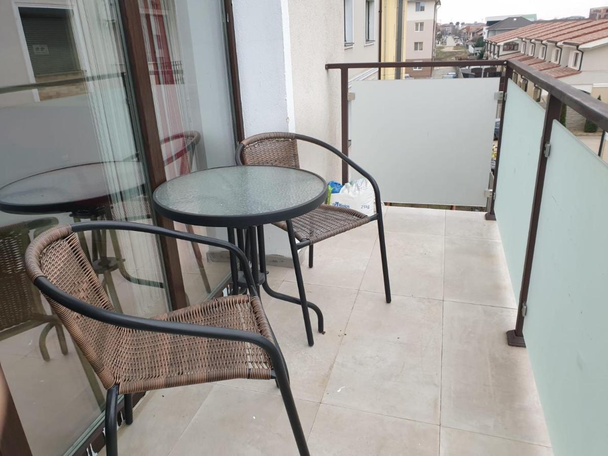 Apartament Adriana Giroc Exterior photo