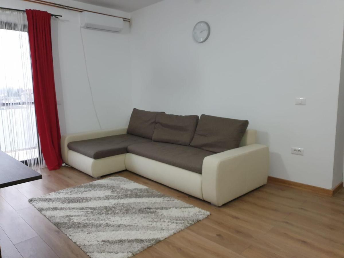 Apartament Adriana Giroc Exterior photo